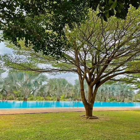 Birds Resort Hambantota Exterior photo
