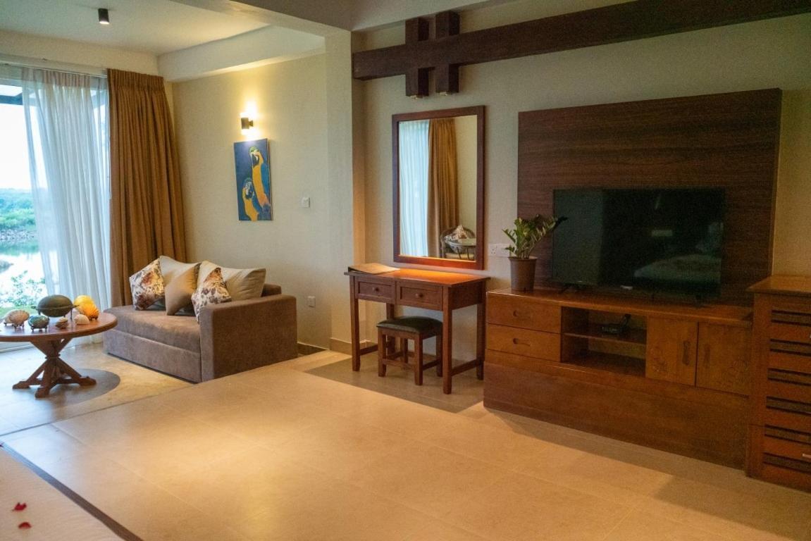 Birds Resort Hambantota Exterior photo